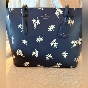 Stunning Kate Spade Schuyler floral tote bag Like New!